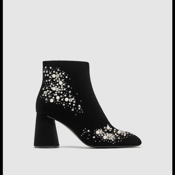 Zara Shoes - NEW!!! HP 🥳🥳🥳Zara Black Rhinestone Booties